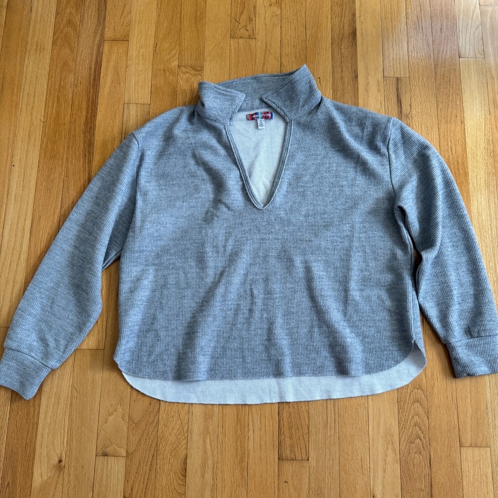 Urban Outfitters Gray V-Neck Pullover Large